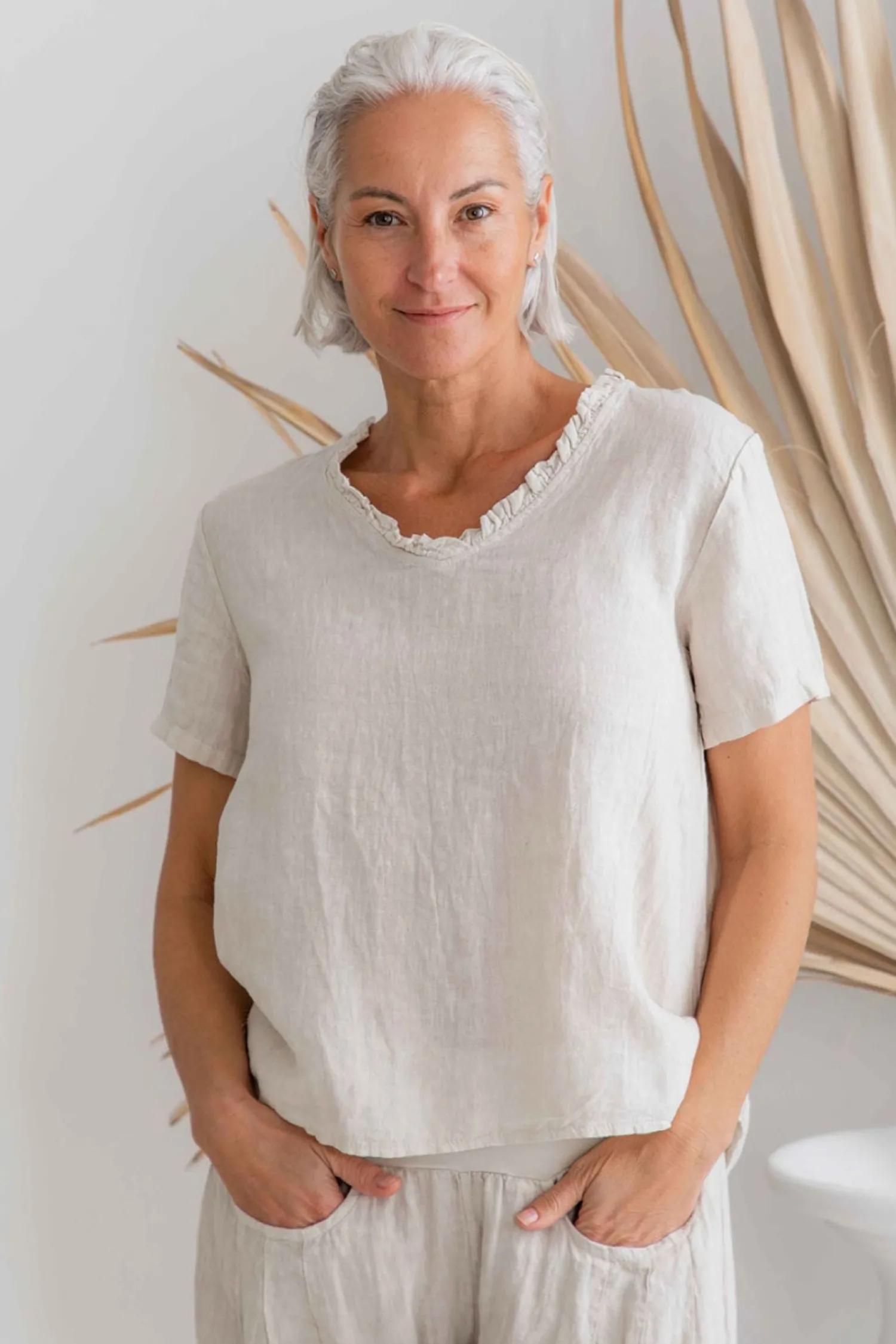 Online Abruzzi Top - Sand- IC54 Shirts & Tops