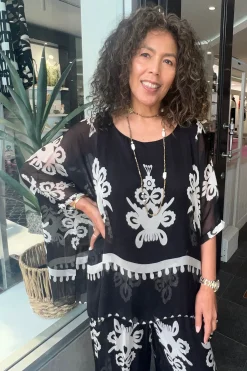 Sale Blossom Print Top - Black/White - CG35 Shirts & Tops