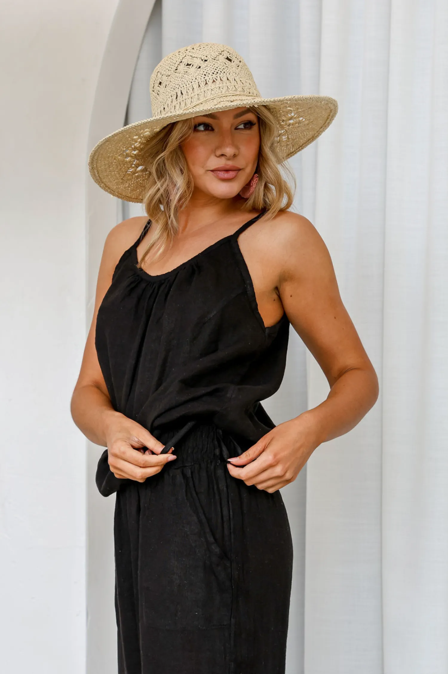 Hot Comodo Singlet Top - Black - FA26 Linen Lovers|Shirts & Tops