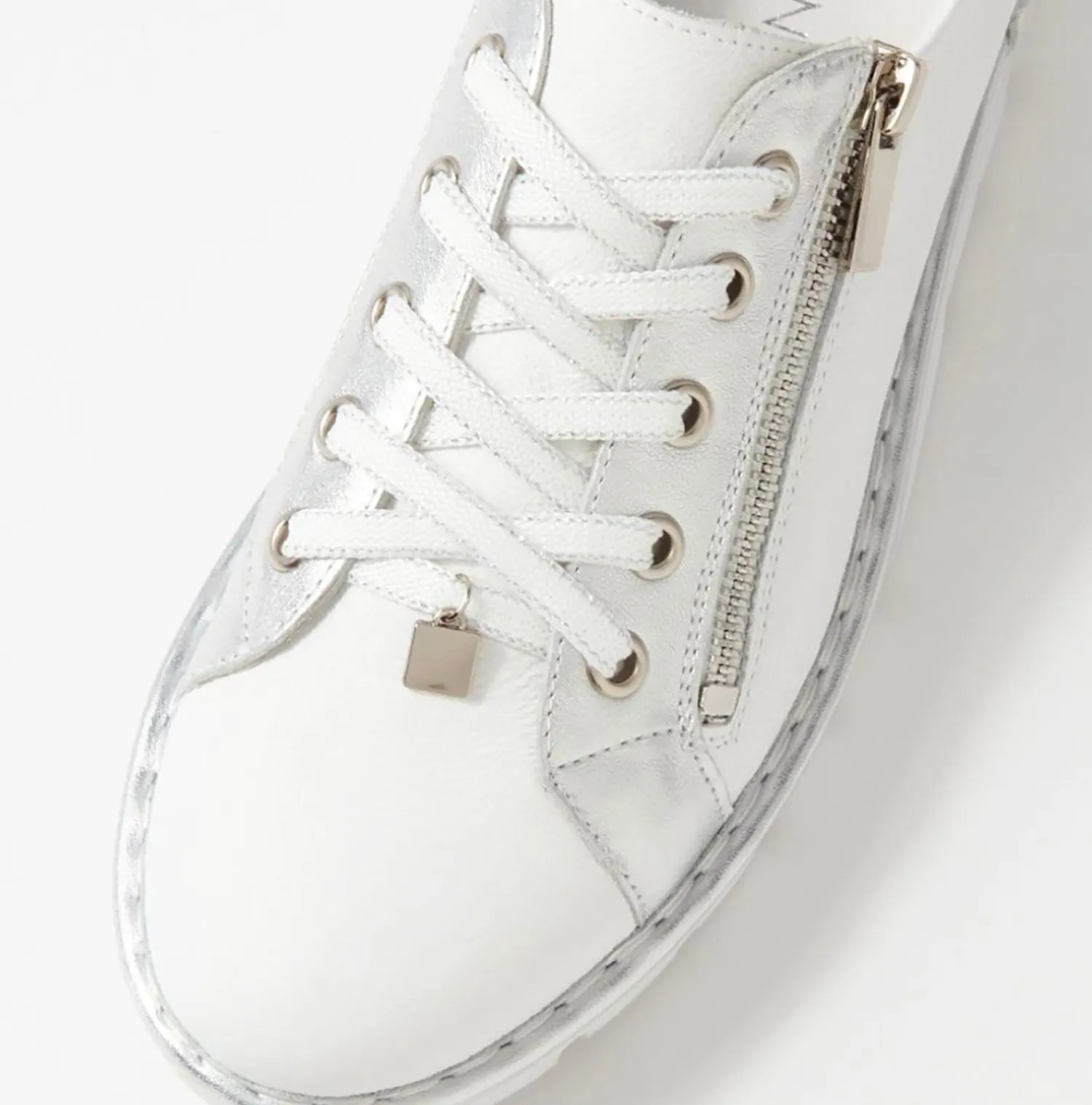 Best Elos Sneaker - White And Silver - TE8 Sneakers