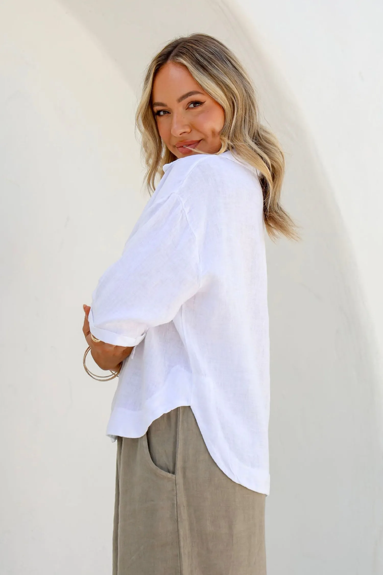 New Leale Top - White - FA22 Shirts & Tops