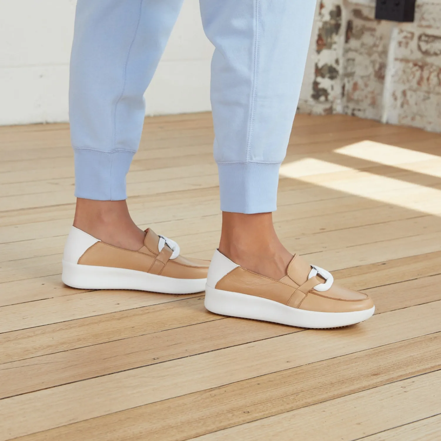New Mooch Sneaker - Caramel - AE4 Sneakers