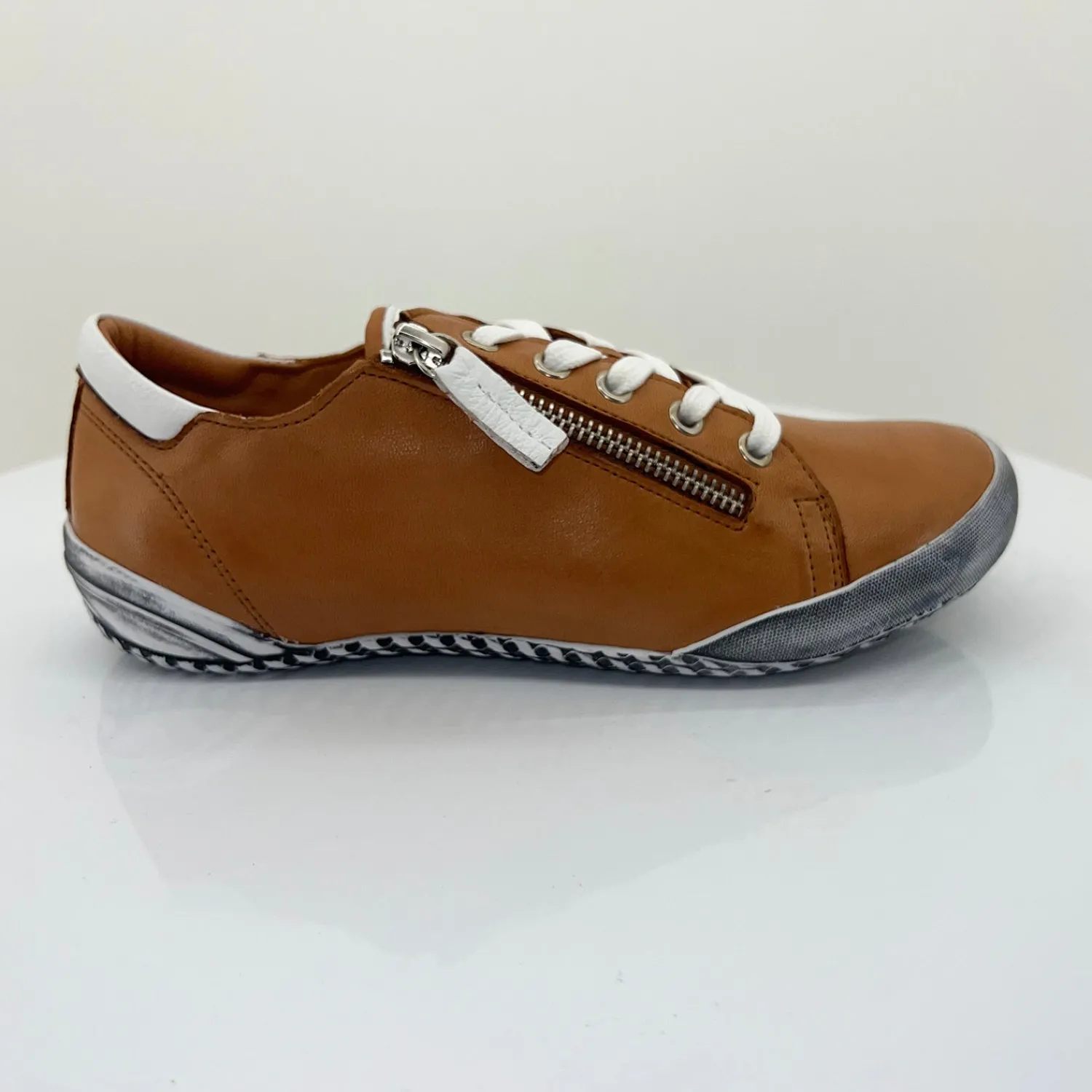 Sale Tess Flat Sneaker | Cognac | RS12 Sneakers